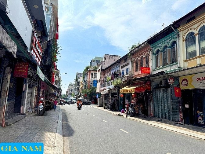 BÁN NHÀ MẶT TIỀN : 115 TRIỆU QUANG PHỤC - P. 11 - Q. 5 - TPHCM