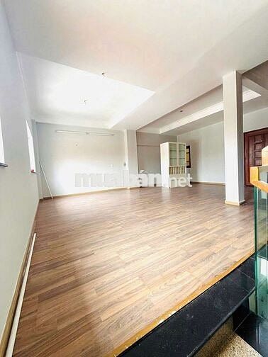 NHÀ 4 TẦNG - MẶT TIỀN KD - NGANG 10M - NỘI THẤT CƠ BẢN