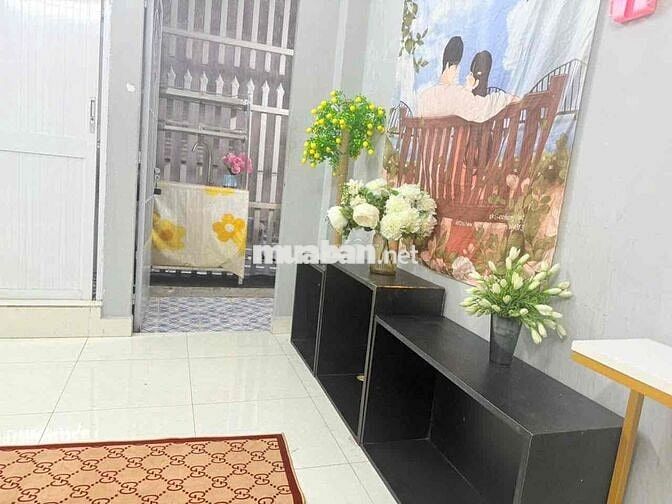 CĂN HỘ BAN CÔNG TRẦN HƯNG ĐẠO LẦU 1- CÓ CỬA SỔ