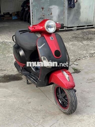 Piaggio Vespa LX 125 Fi Đỏ Đen