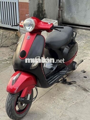 Piaggio Vespa LX 125 Fi Đỏ Đen