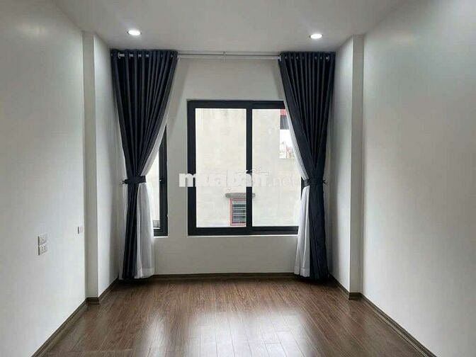 Nguyễn Lam - Nguyên Căn 5 Tầng - Ô tô - 10Tr