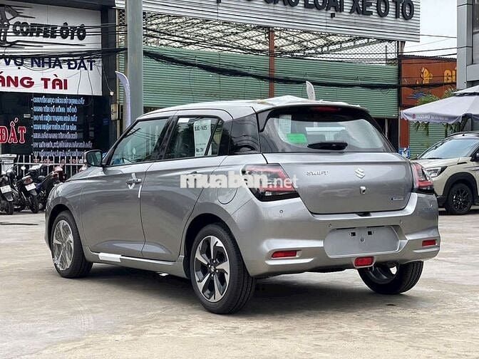 Suzuki Swift 2025 Bạc giao ngay chỉ với 160 triệu