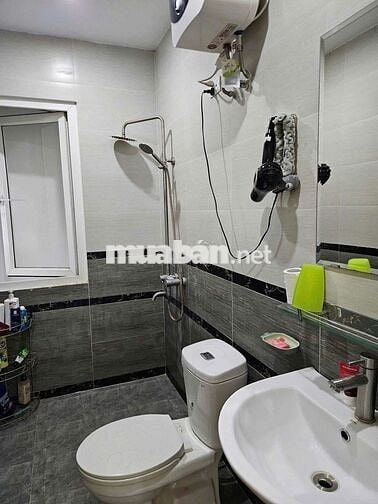 Ngay Aoen - Nguyên Căn 5 Tầng, 3 Ngủ, Full Đồ. - Chỉ 10.5Tr