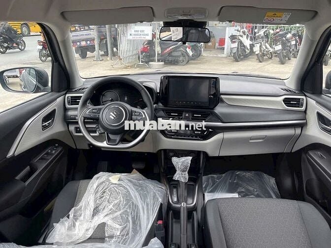 Suzuki Swift 2025 Bạc giao ngay chỉ với 160 triệu