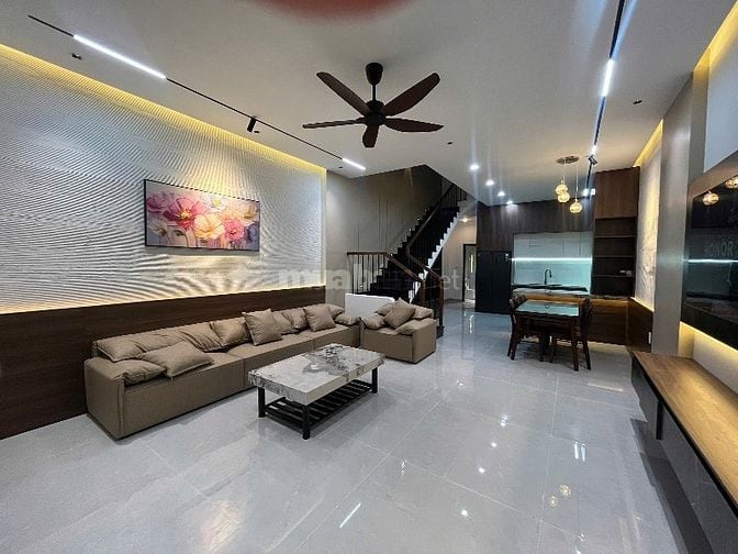 SIÊU ĐẸP NHÀ 3 TẦNG CỰC CHILL MẶT TIỀN THANH HOÁ,HOÀ XUÂN,CÓ GARA ÔTÔ 