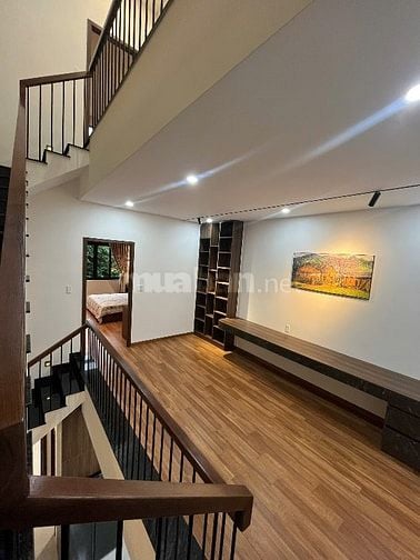 SIÊU ĐẸP NHÀ 3 TẦNG CỰC CHILL MẶT TIỀN THANH HOÁ,HOÀ XUÂN,CÓ GARA ÔTÔ 