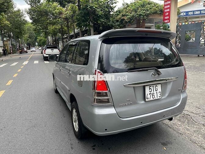 Toyota Innova 2007 J - 325511 km
