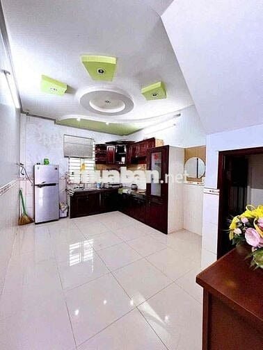 Nhà mặt tiền Trần Phú 3 phòng có nội thất 10tr/tháng