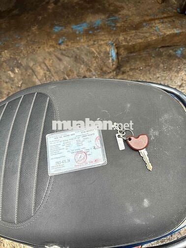 kẹt tiền bán xe vespa lh ***
