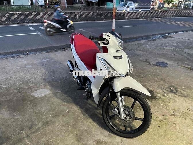 bán future led  mau trang