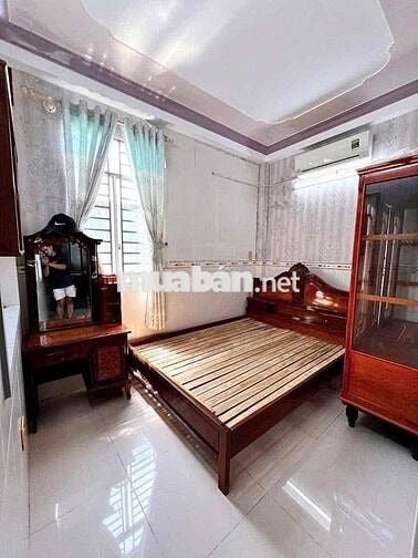 Nhà mặt tiền Trần Phú 3 phòng có nội thất 10tr/tháng