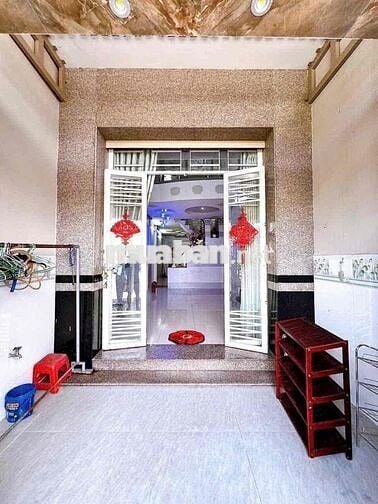 Nhà mặt tiền Trần Phú 3 phòng có nội thất 10tr/tháng