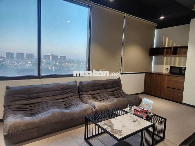 Cho thuê lại văn phòng nội thất mới tinh ở Nguyễn Văn Cừ, Long Biên