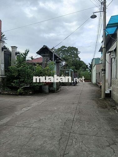Bán nhà Vườn 10 x 39 hẻm xe hơi - Gần chợ Hóc Môn