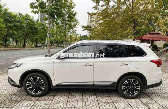 Mitsu Outlander 2022 2.0 CVT - 12000 km