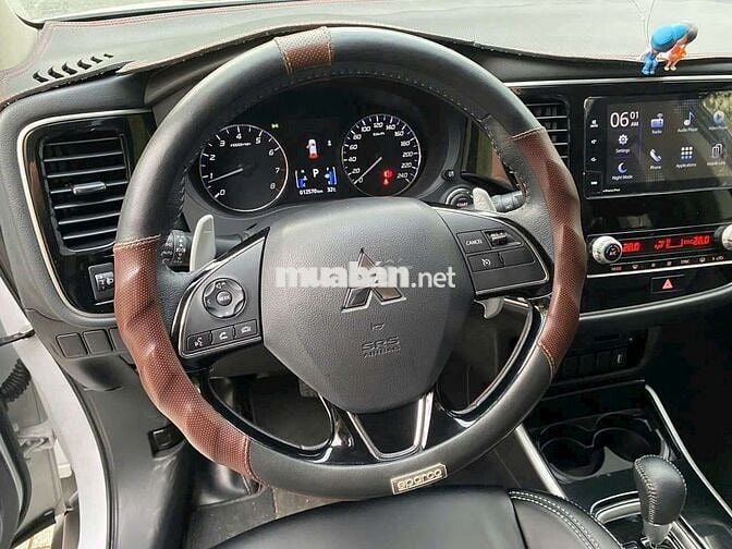 Mitsu Outlander 2022 2.0 CVT - 12000 km