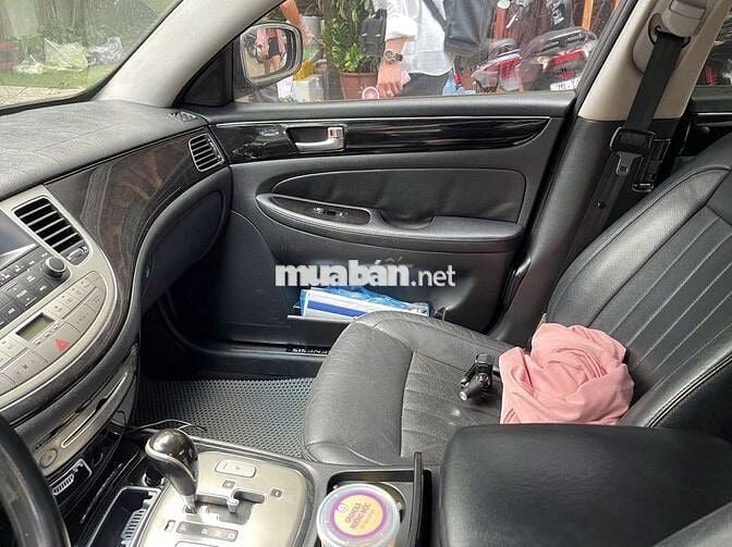 Hyundai Genesis Sedan 3.3L 2012