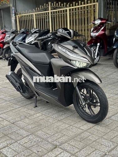Vario 150 đời 2021 màu Vàng cát biển 67