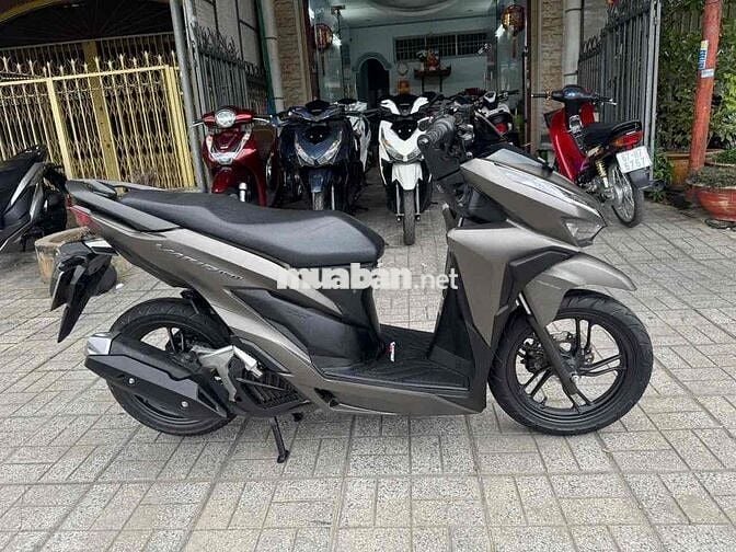 Vario 150 đời 2021 màu Vàng cát biển 67
