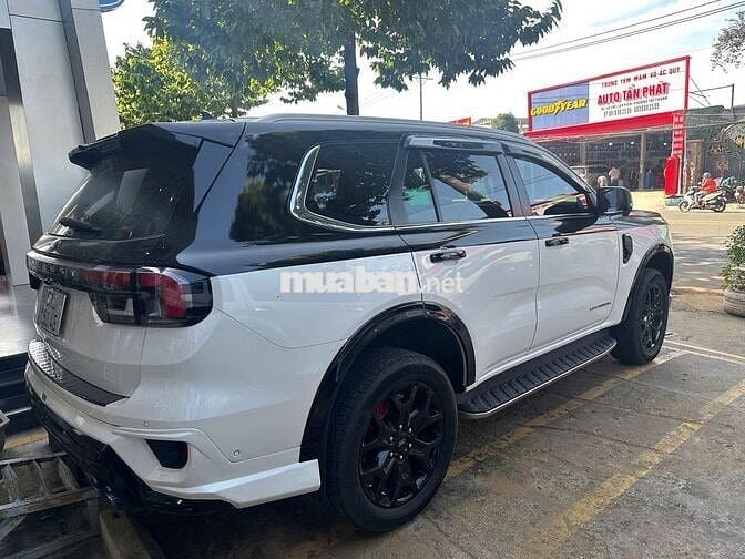 Ford Everest 2024 Titanium+ 2.0 AT 4x4 - 19000 km