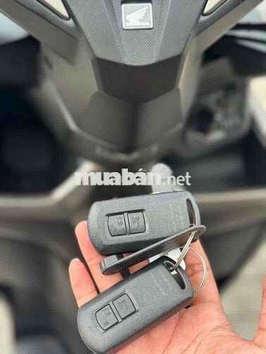 Vario 150 đời 2021 màu Vàng cát biển 67