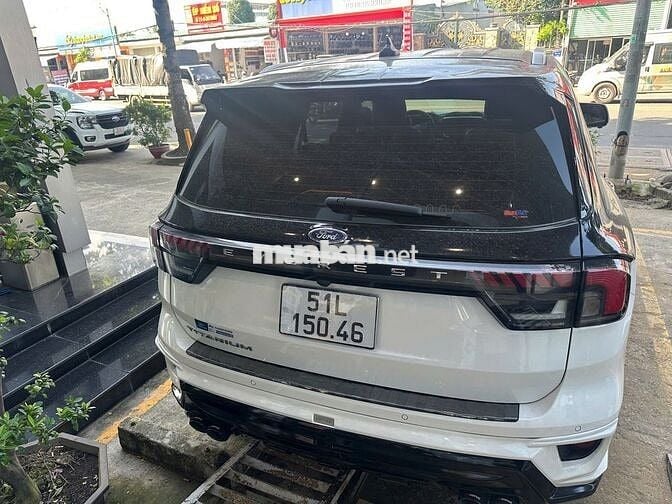 Ford Everest 2024 Titanium+ 2.0 AT 4x4 - 19000 km