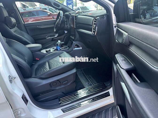 Ford Everest 2024 Titanium+ 2.0 AT 4x4 - 19000 km