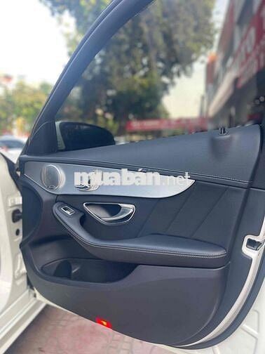 Mercedes Benz C Class 2016 C300 AMG - 110000 km