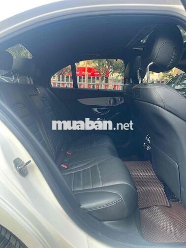 Mercedes Benz C Class 2016 C300 AMG - 110000 km