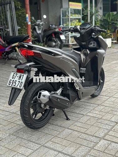 Vario 150 đời 2021 màu Vàng cát biển 67