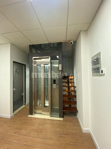 CHO THUÊ NHÀ NGUYÊN CĂN MẶT ĐƯỜNG - 5 TẦNG - 31M2 - CÓ THANG MÁY