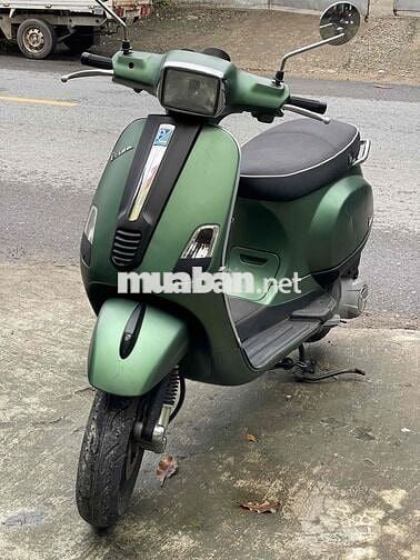 Bán xe Vespa đèn vuông
