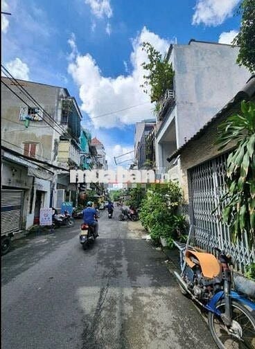 4x18m, Nhà 2 tầng mặt tiền Tam Đảo, Quận 10. 1 trệt, 1 lầu, 2WC