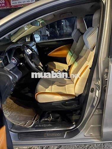 Toyota Innova 2.0E  Xe Gia đình đi ít