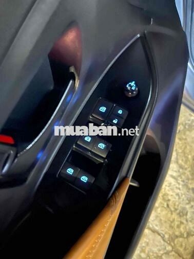 Toyota Innova 2.0E  Xe Gia đình đi ít