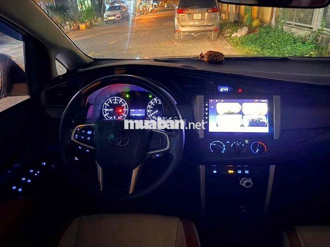 Toyota Innova 2.0E  Xe Gia đình đi ít