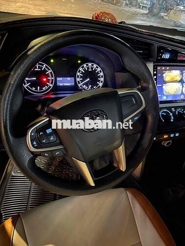 Toyota Innova 2.0E  Xe Gia đình đi ít