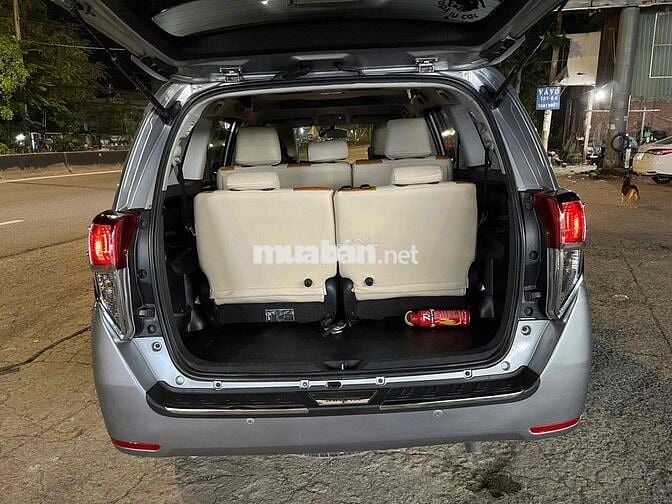 Toyota Innova 2.0E  Xe Gia đình đi ít