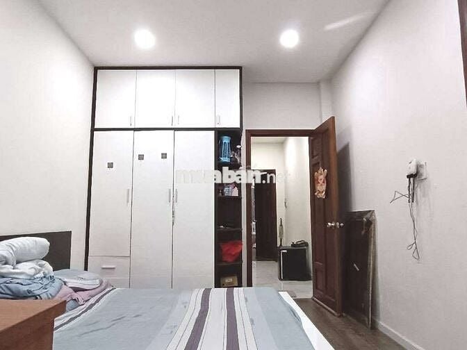 Hơn 5 Tỷ, Nhà 3 Tầng 60m2 Sát MT Xe Hơi Tránh, Phù Hợp Gia Đình An Cư