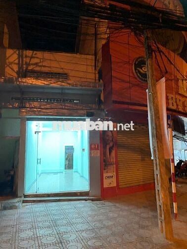 Cho thuê mặt bằng góc đường 2-4 và đường Đặng tất