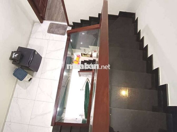 Hơn 5 Tỷ, Nhà 3 Tầng 60m2 Sát MT Xe Hơi Tránh, Phù Hợp Gia Đình An Cư