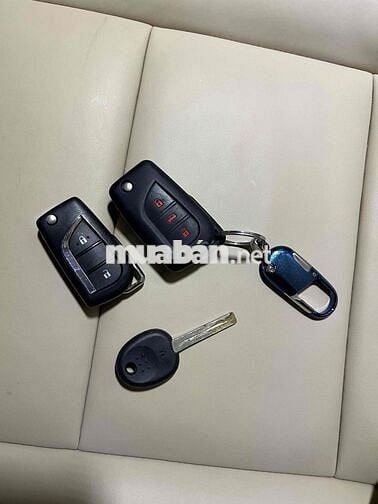 Toyota Innova 2.0E  Xe Gia đình đi ít