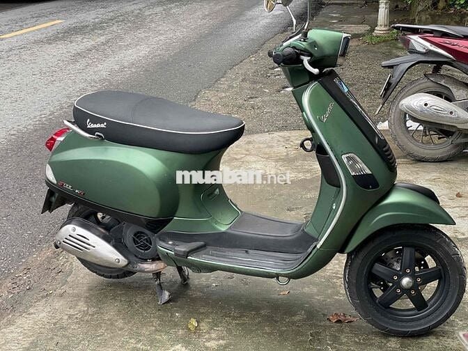 Bán xe Vespa đèn vuông