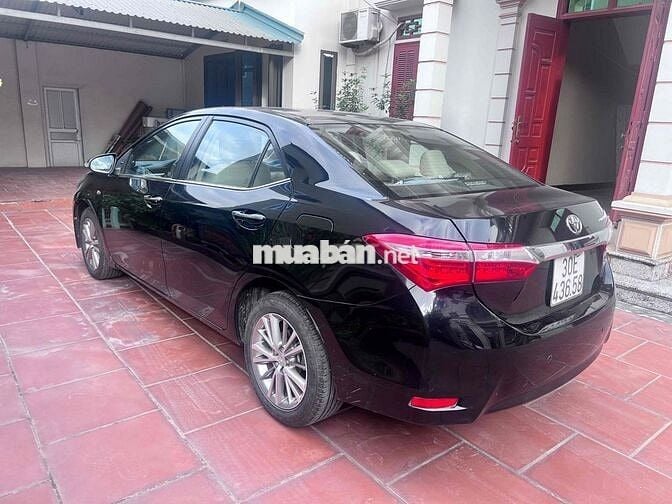 Toyota Corolla Altis Đen