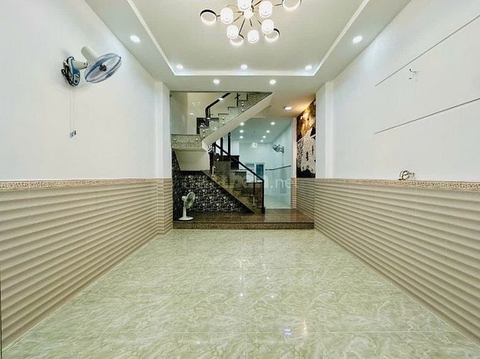 Bán gấp nhà Nguyễn Trọng Tuyển. Phường 8. Phú Nhuận. Giá 3 tỷ 990