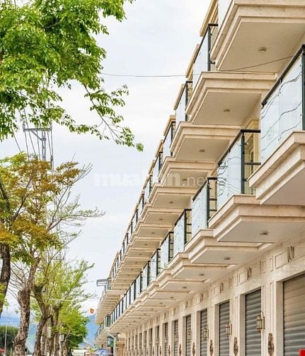 Bán căn shophouse giá rẻ đường 33m liền kề cảng khu TMTD làm Vp và ở