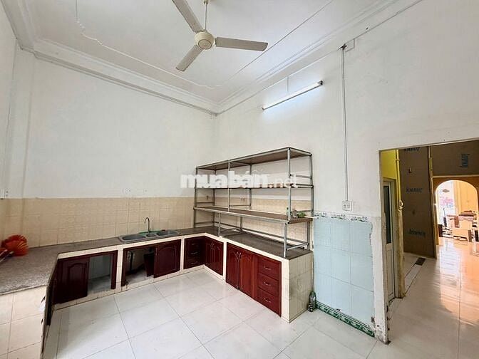 Nhà trệt lầu 4PN đối diện Siêu Thị Lotte chỉ 12 triệu