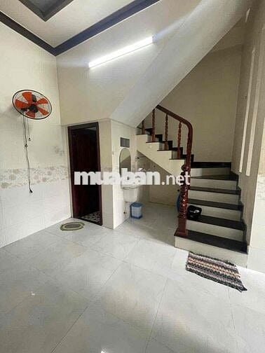 Nhà lầu 2 phòng 2 máy lạnh sau lưng ĐH Y Dược