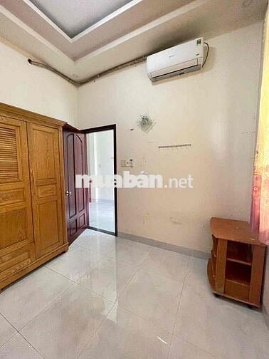 Nhà lầu 2 phòng 2 máy lạnh sau lưng ĐH Y Dược